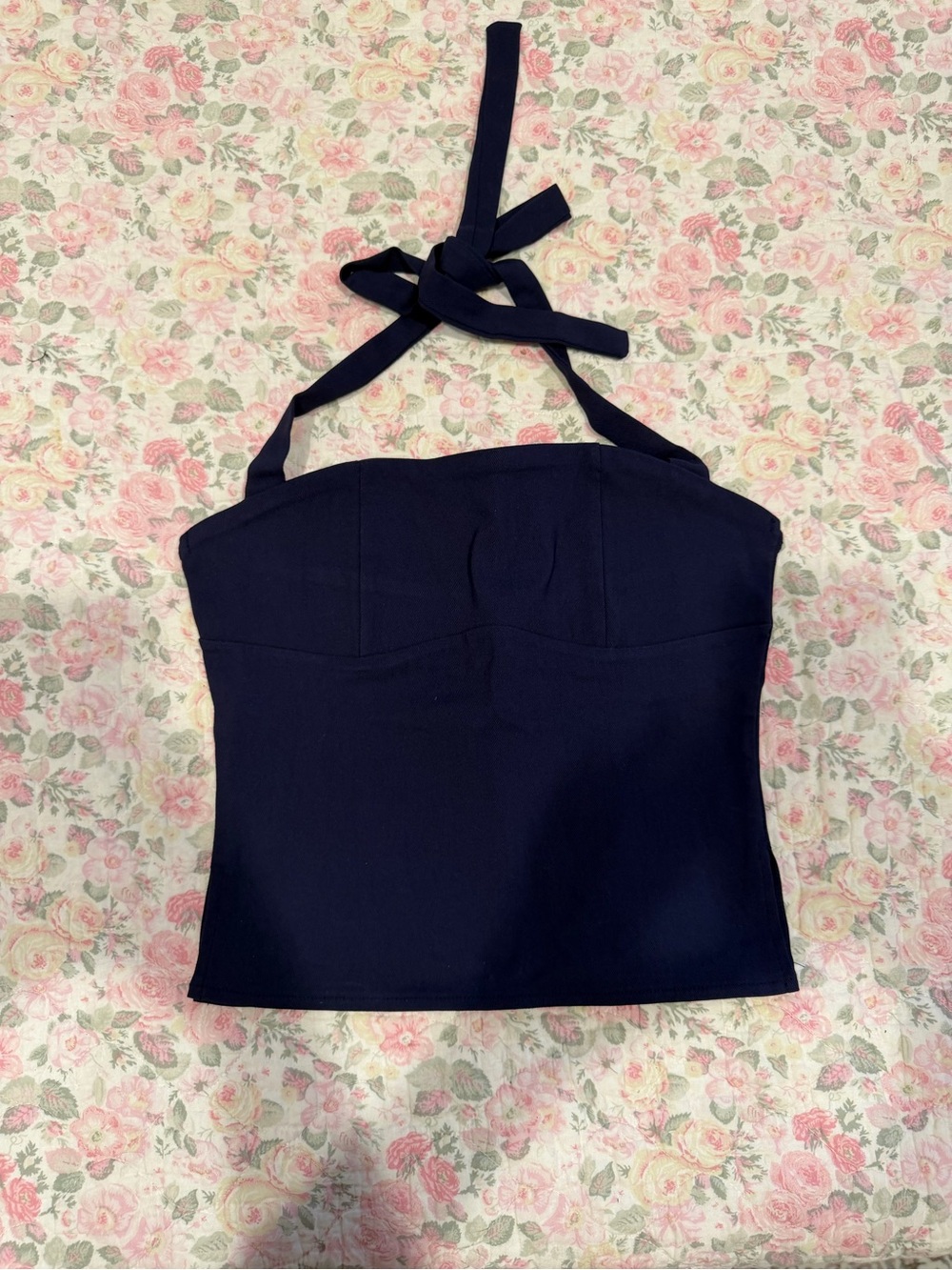Edikted Halter Top